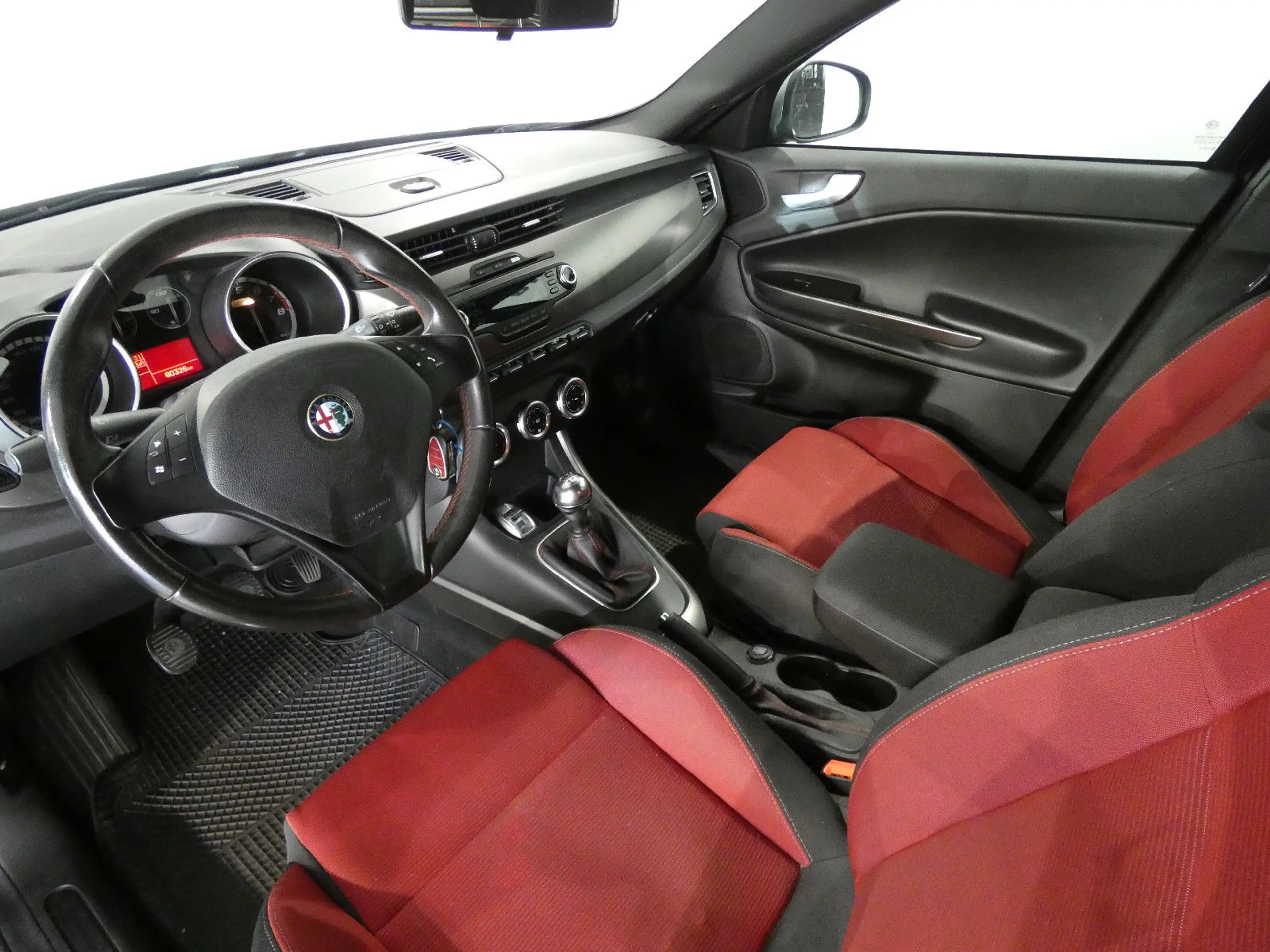 Alfa Romeo Giulietta 1.4 Veloce Klima/Alu/PDC/SHZ/MFL/ZV+FB — photo 10