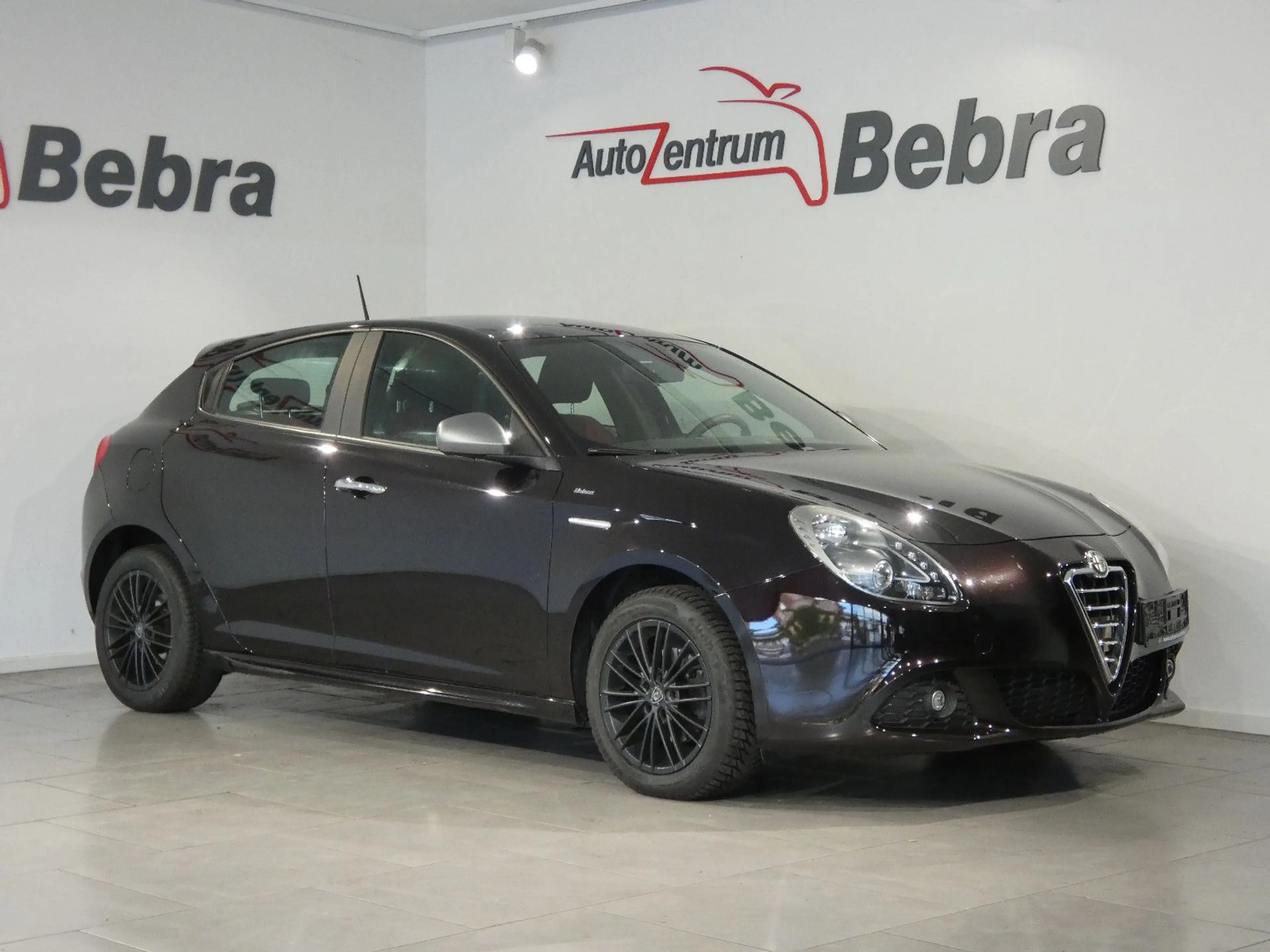 Alfa Romeo Giulietta 1.4 Veloce Klima/Alu/PDC/SHZ/MFL/ZV+FB — photo 3