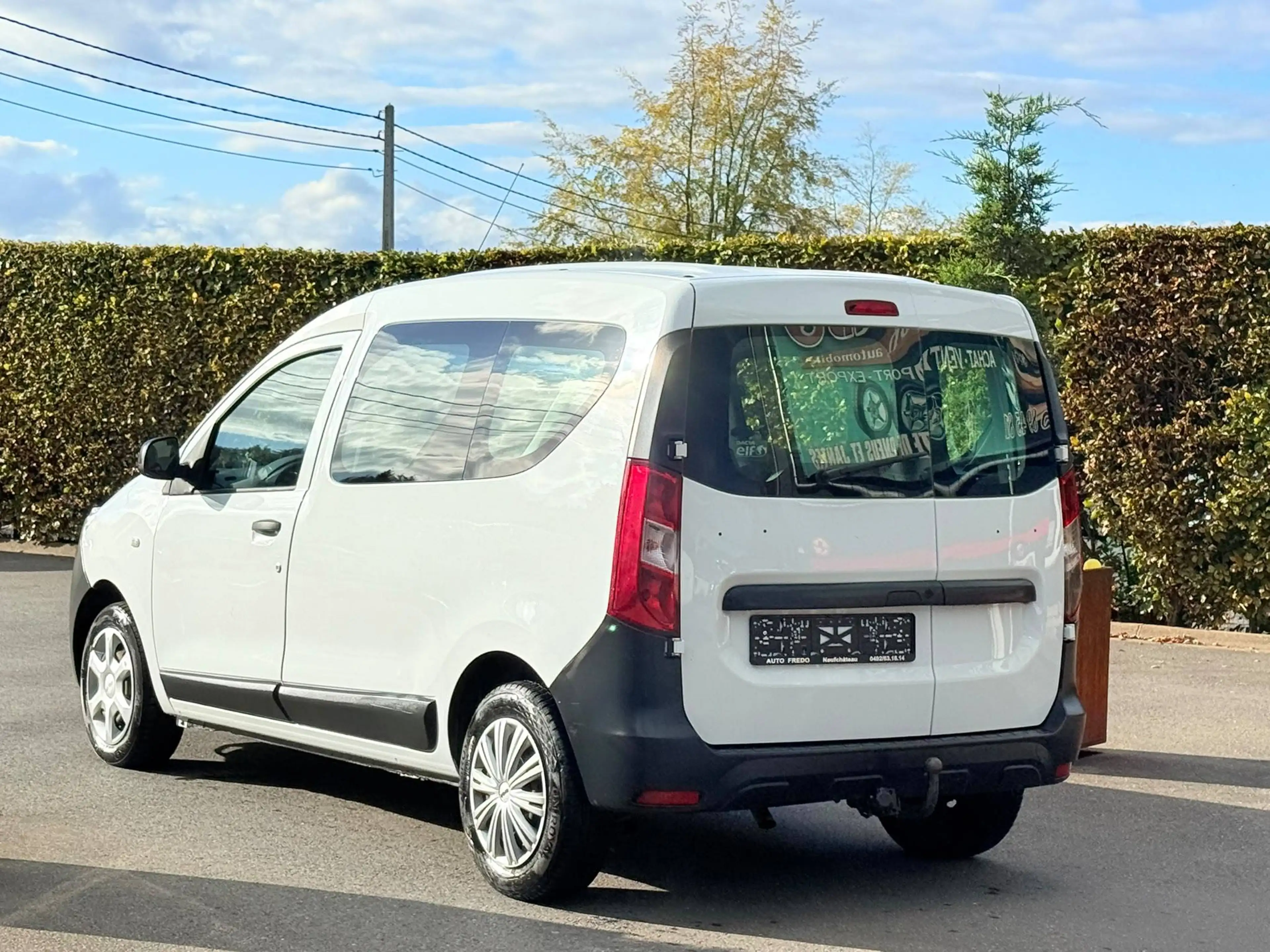 Dacia Dokker 1.6i Ambiance * Clim * 5 Places */* Garantie 1 an * — photo 9