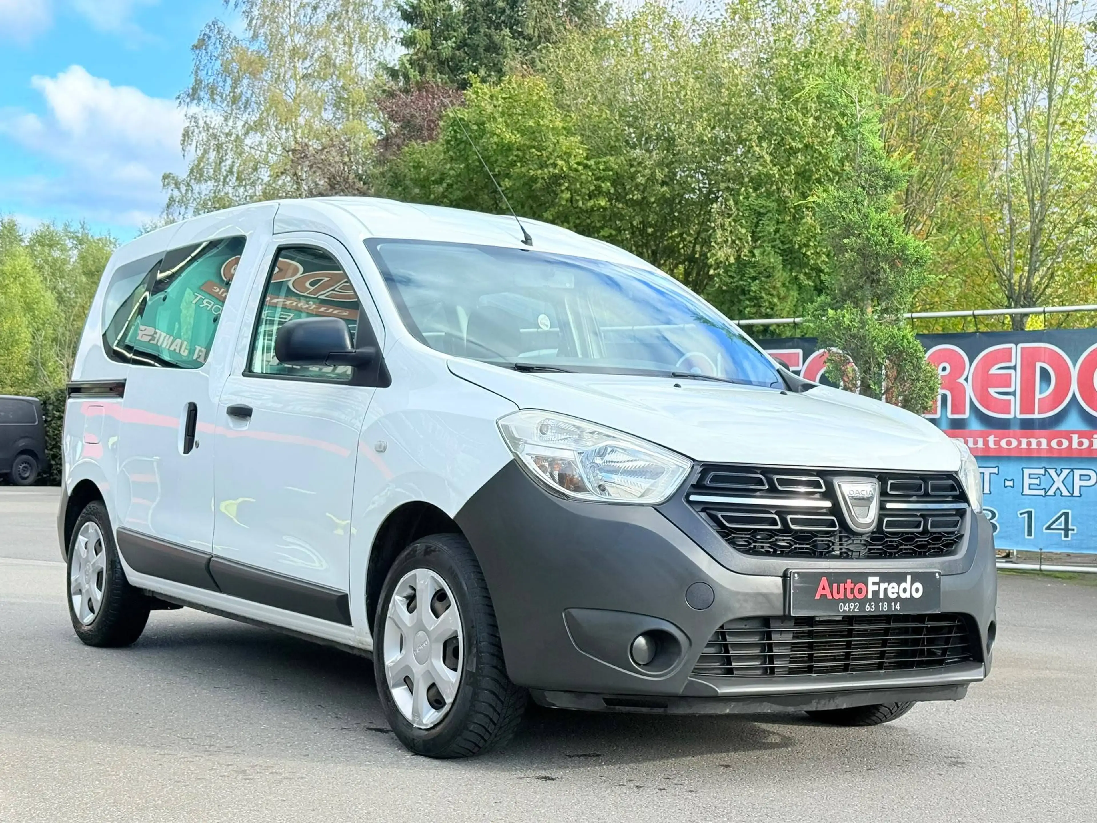 Dacia Dokker 1.6i Ambiance * Clim * 5 Places */* Garantie 1 an * — photo 5