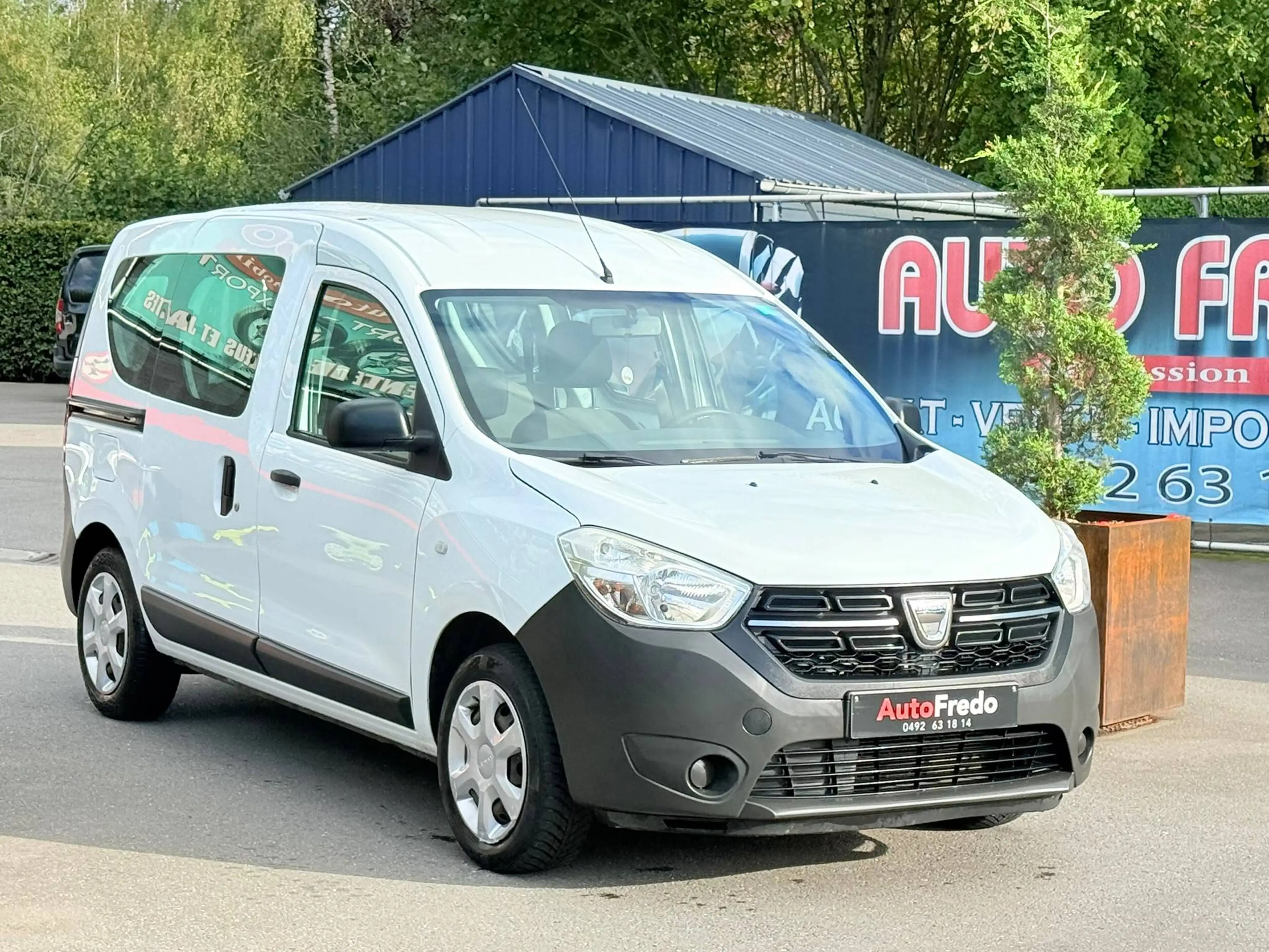 Dacia Dokker 1.6i Ambiance * Clim * 5 Places */* Garantie 1 an * — photo 4