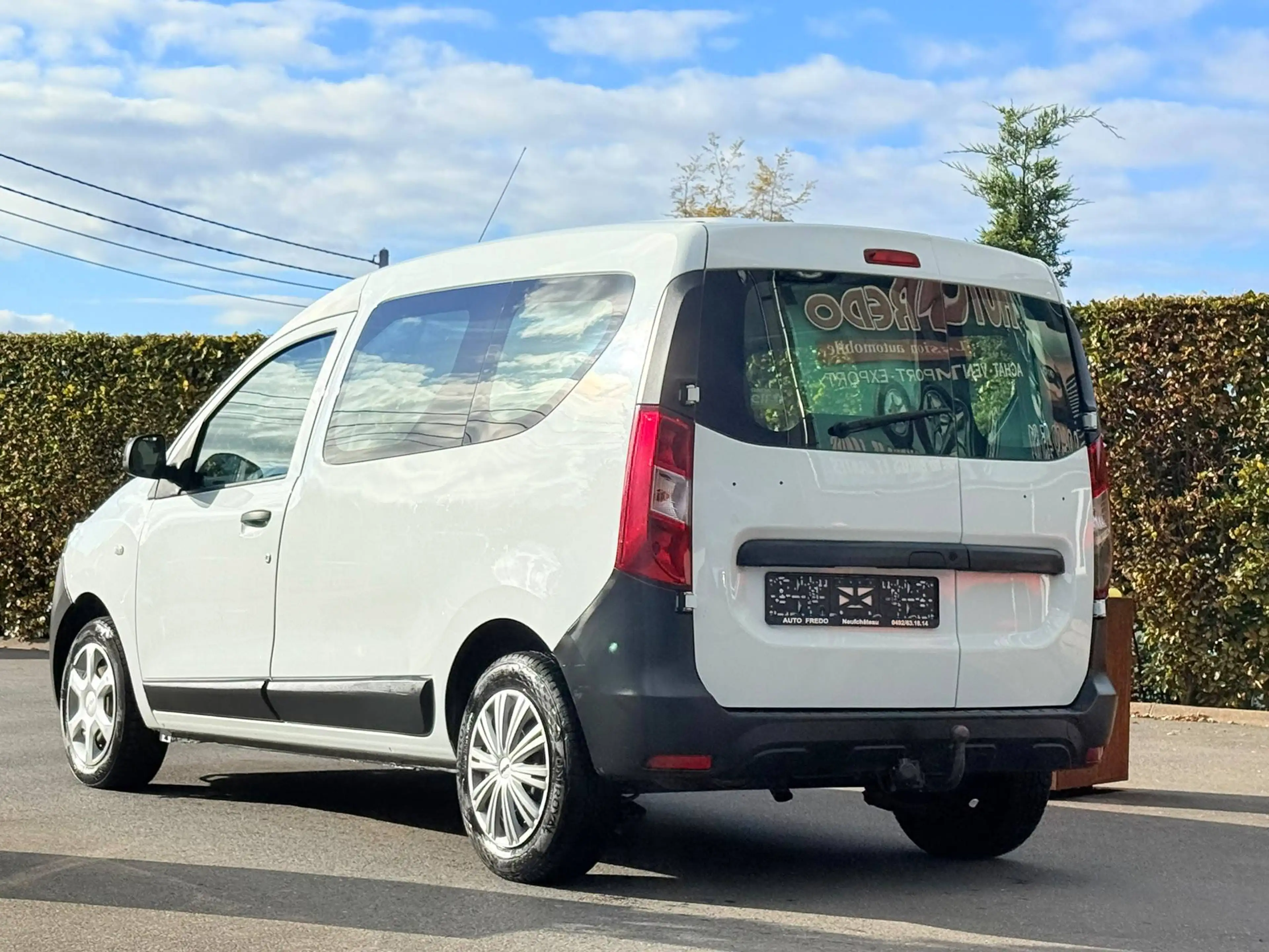 Dacia Dokker 1.6i Ambiance * Clim * 5 Places */* Garantie 1 an * — photo 10
