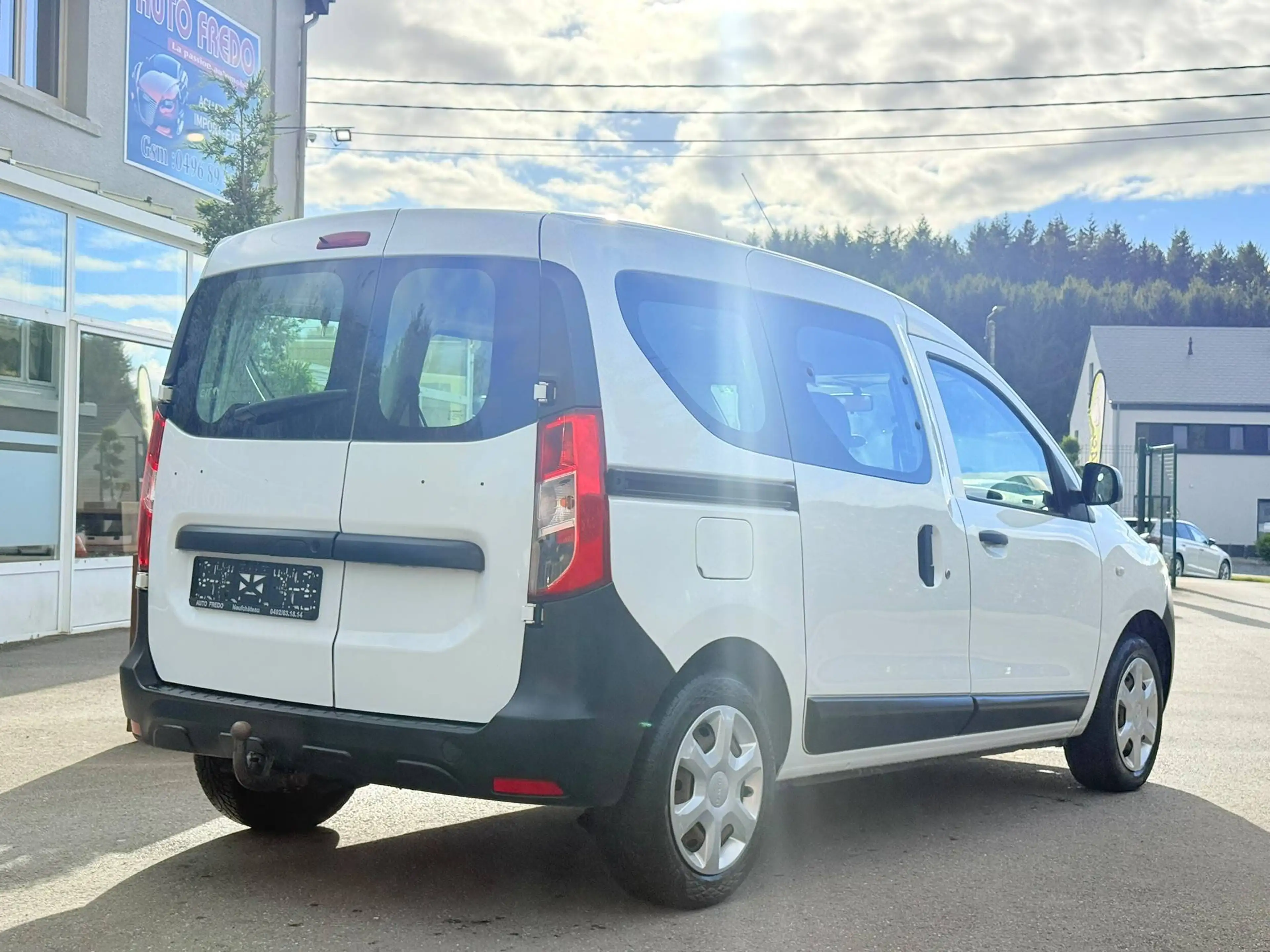 Dacia Dokker 1.6i Ambiance * Clim * 5 Places */* Garantie 1 an * — photo 7