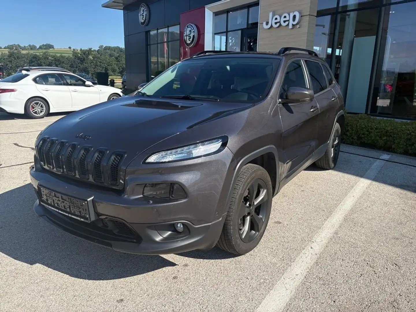 Jeep Cherokee 2,2 Mjet 200 9AT Night Eagle  4WD Grau - 1