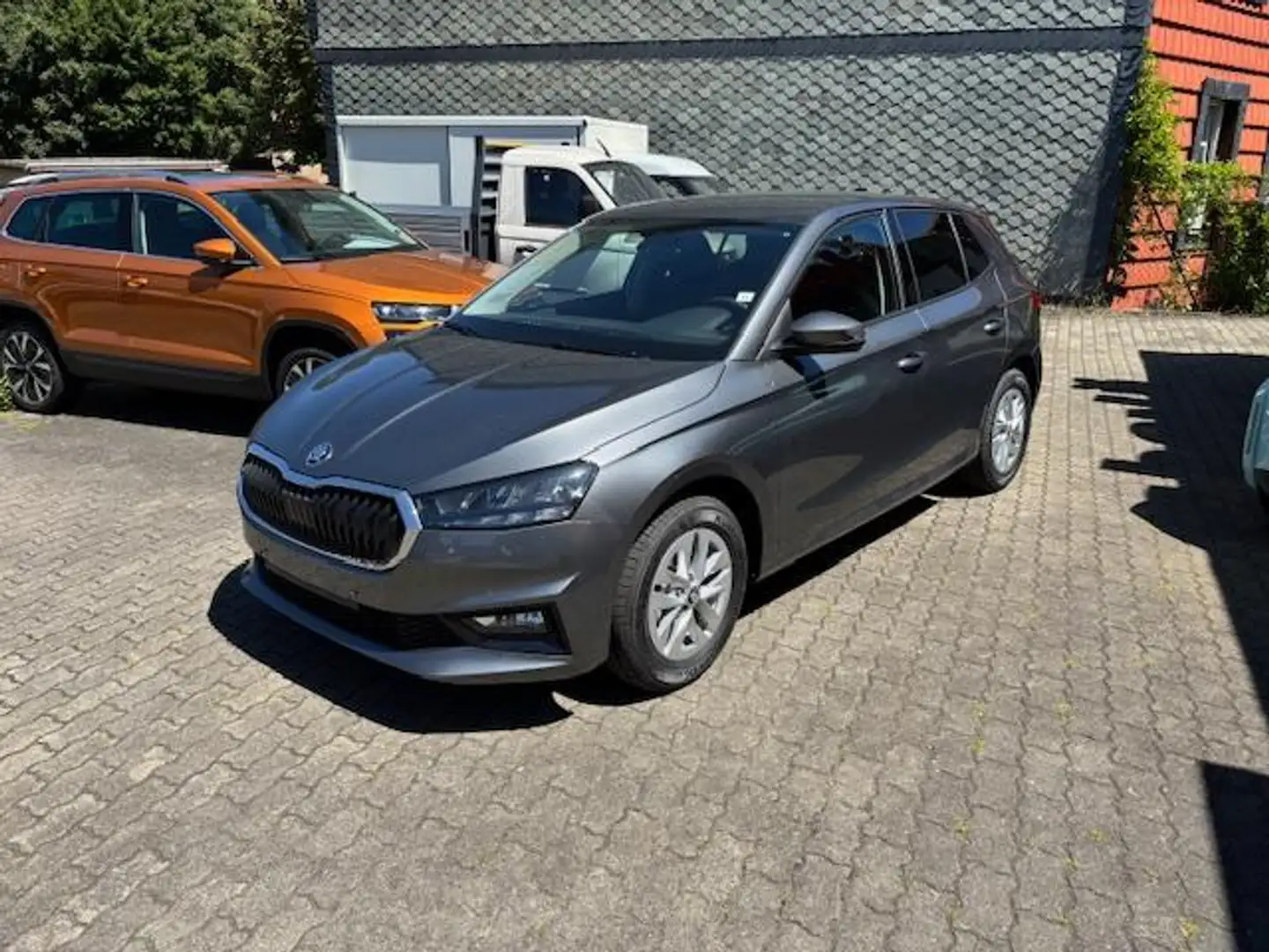 Skoda Fabia 1.0 MPI 130 JAHRE+KAMERA+DAB+LM+5JGARANTIE Grau - 2