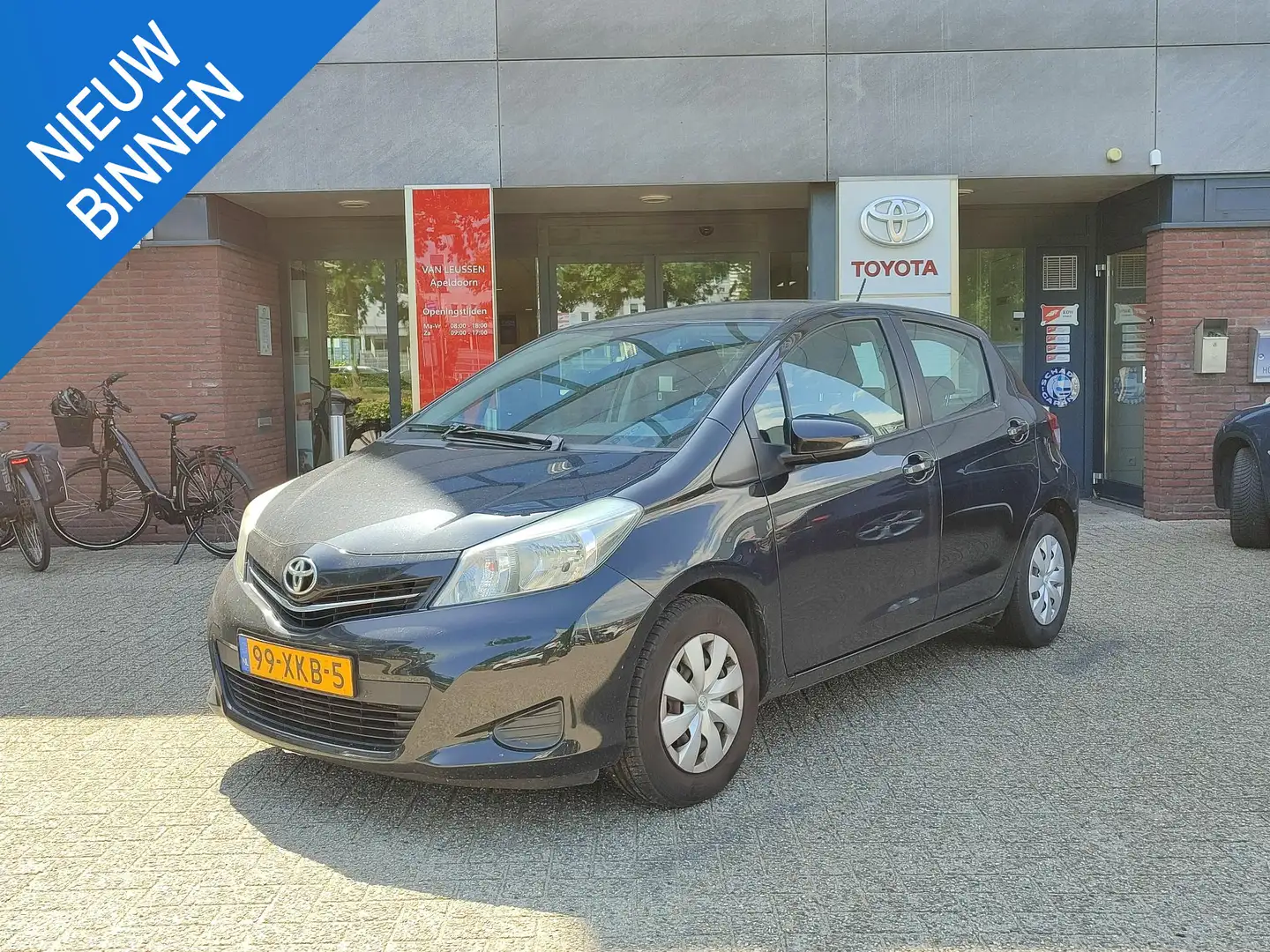 Toyota Yaris 1.0 VVT-i Aspiration 1E-EIG TREKHAAK CLIMA CAMERA Schwarz - 1
