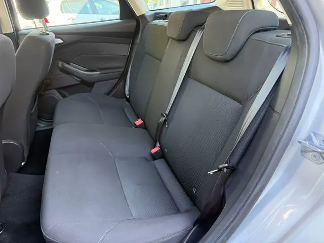 Ford Focus view 19