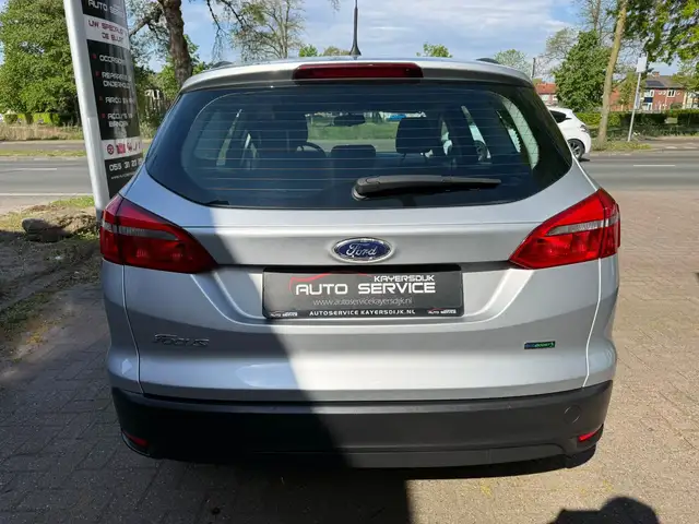 Ford Focus view 7