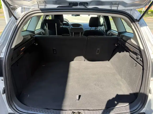 Ford Focus view 20