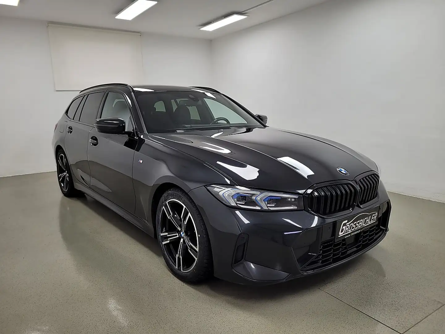 BMW 318 d 48 V Touring Aut. M-Sport Headup, Widescreen,... Schwarz - 2