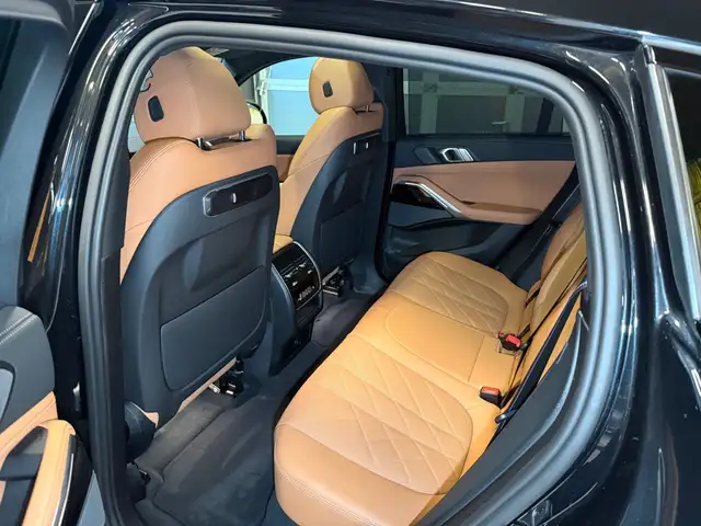 BMW X6 view 13