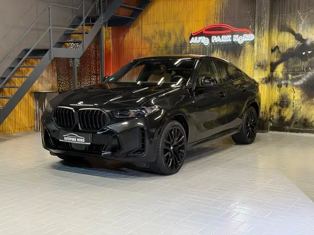 BMW X6 view 2