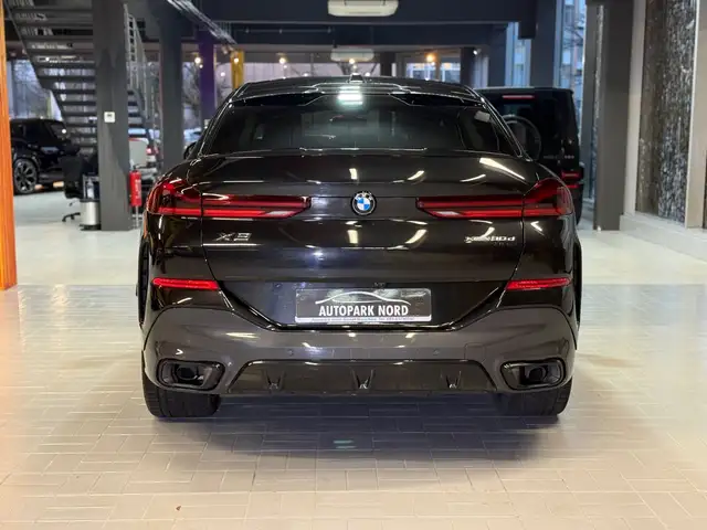 BMW X6 view 5