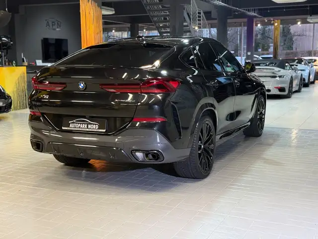 BMW X6 view 6