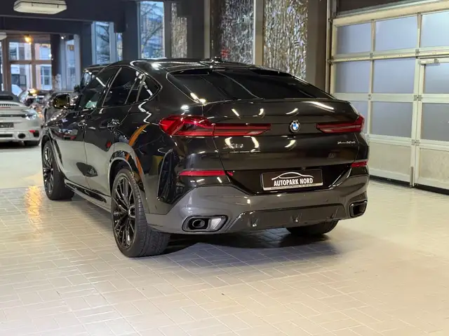 BMW X6 view 4