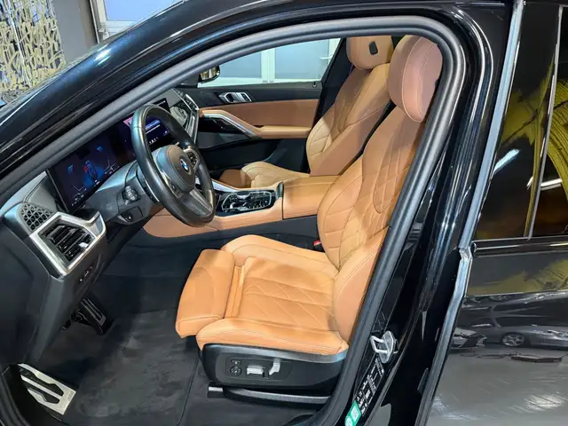 BMW X6 view 11