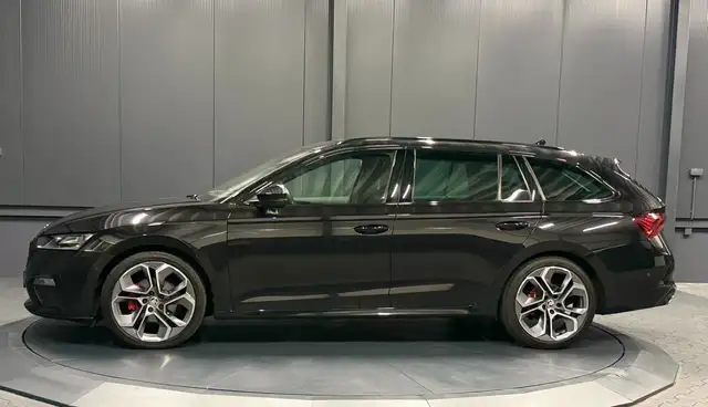 Skoda Octavia view 3