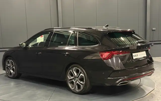 Skoda Octavia view 4