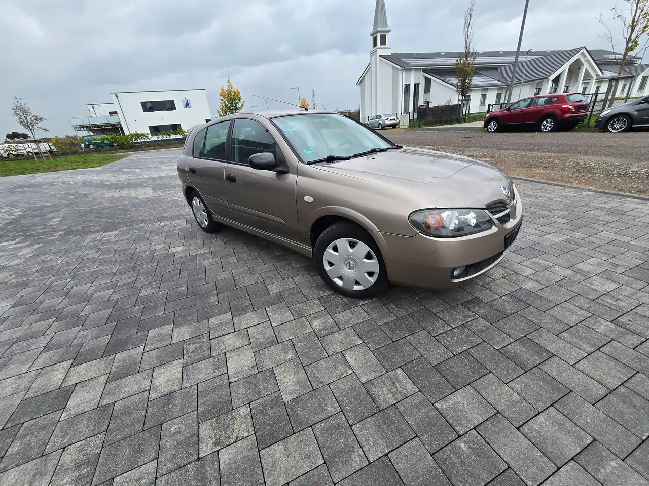 Nissan Almera