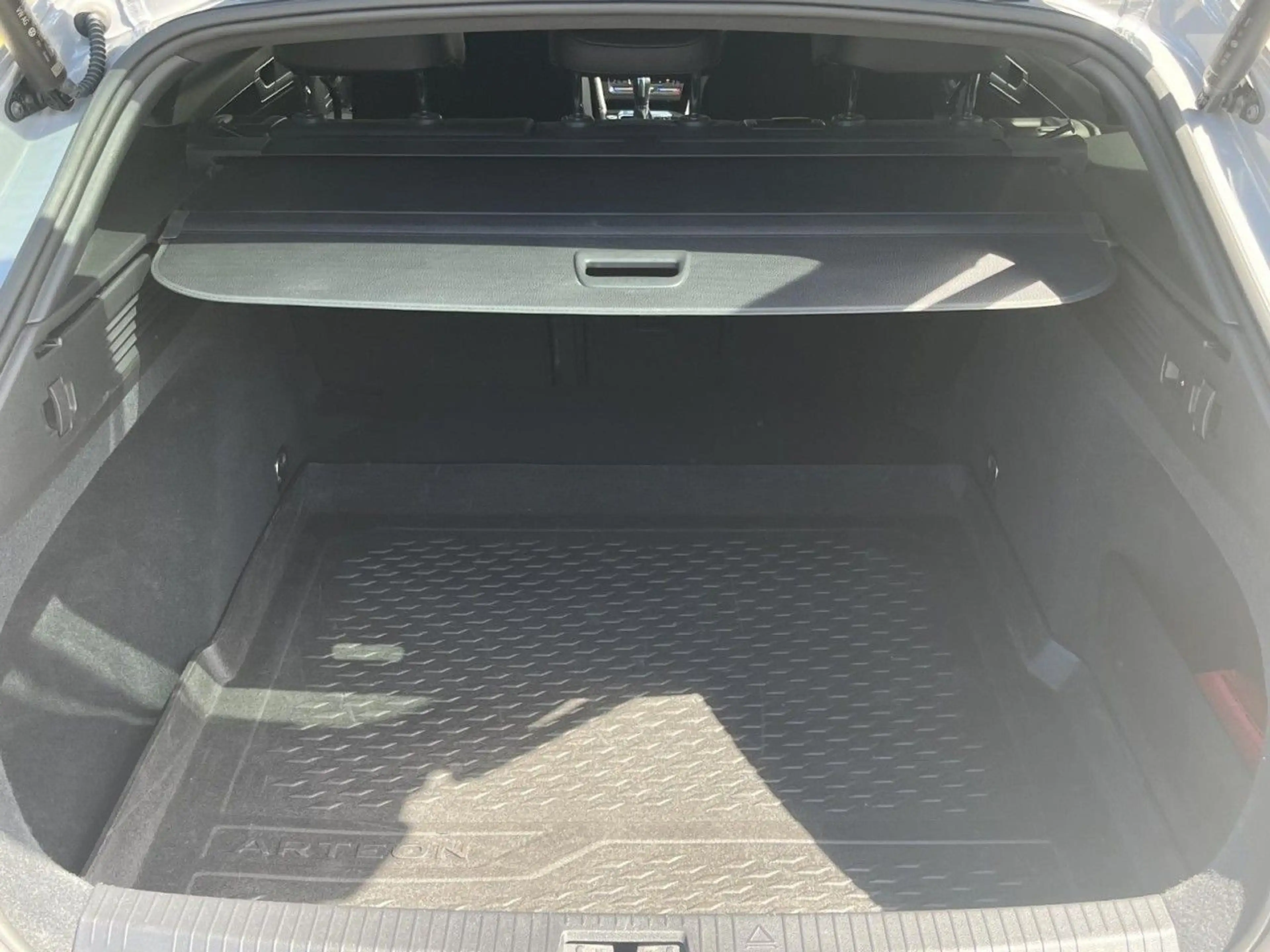 Volkswagen Arteon Arteon Shootingbrake 2,0 TDI DSG R-Line (AHK+DCC — photo 8