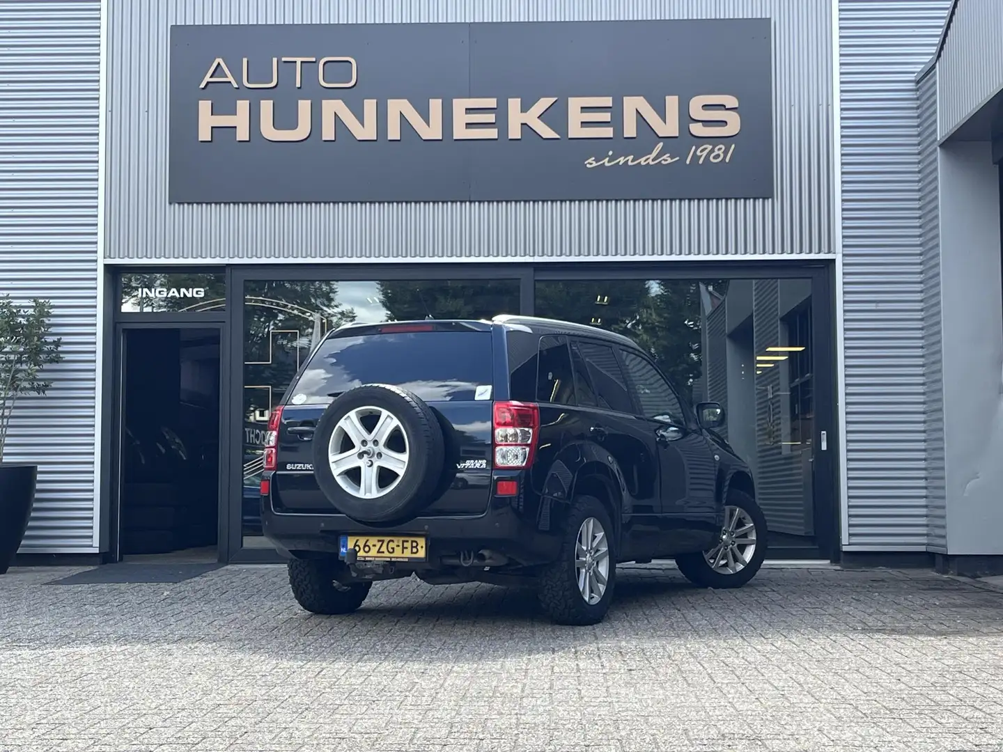 Suzuki Grand Vitara 2.0-16V Limited Zwart - 2