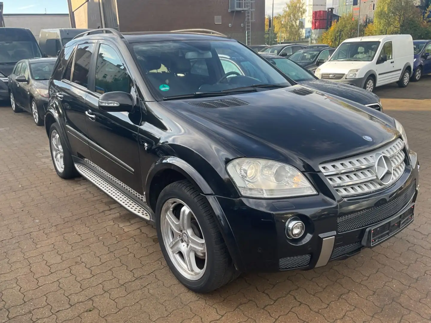 Mercedes-Benz ML 420 CDI AMG PAKET TÜV 05.2027 Schwarz - 1