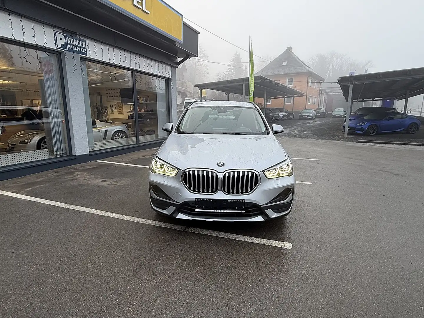 BMW X1 xDrive25e PHEV Aut. Silber - 2