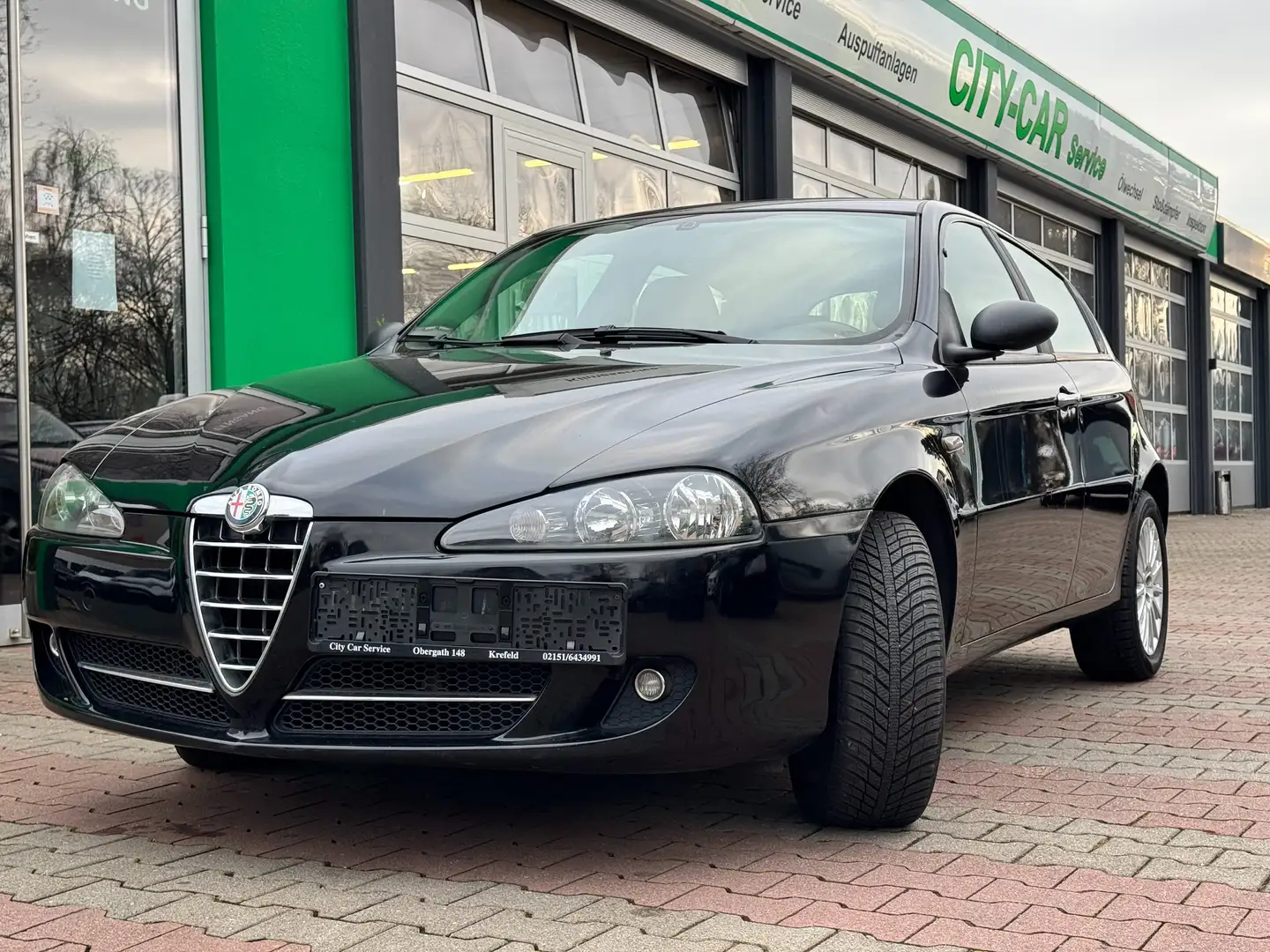 Alfa Romeo Alfa 6 1.6 TS ECO 16V Distinctive Schwarz - 2