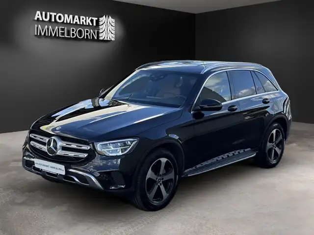 Mercedes-Benz GLC view 4
