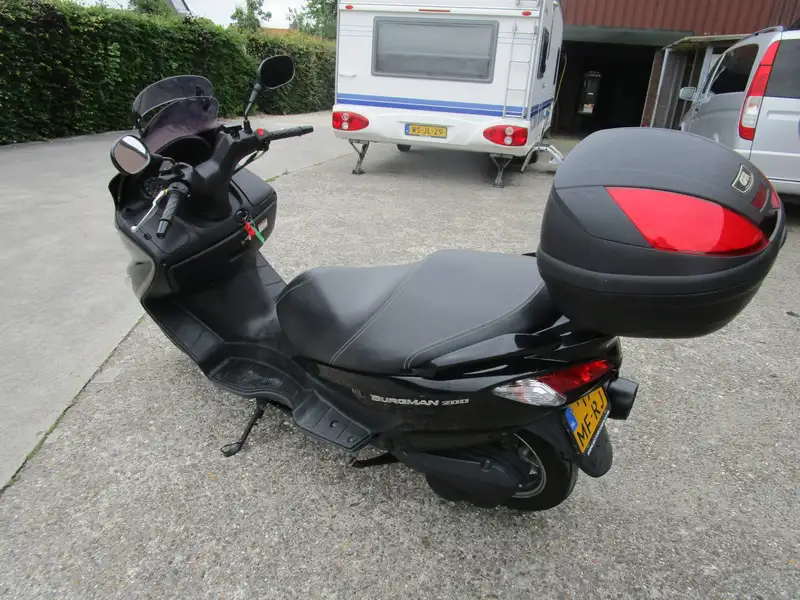 Suzuki BURGMAN 200 - foto 8