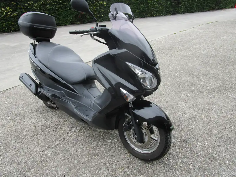 Suzuki BURGMAN 200 - foto 3