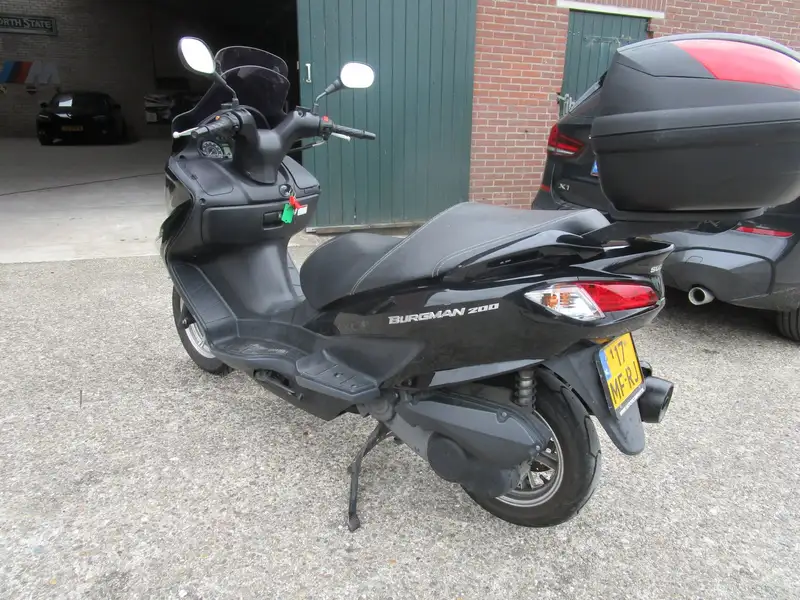 Suzuki BURGMAN 200 - foto 2