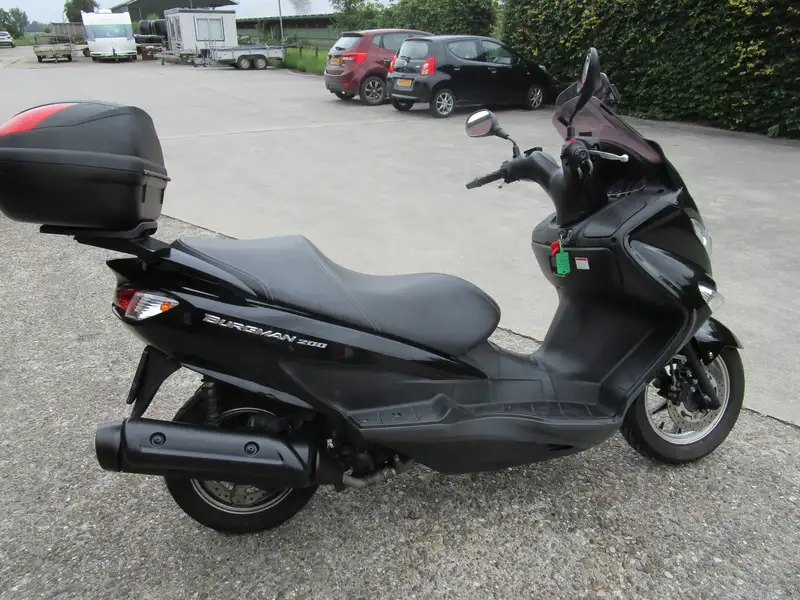 Suzuki BURGMAN 200 - foto 5