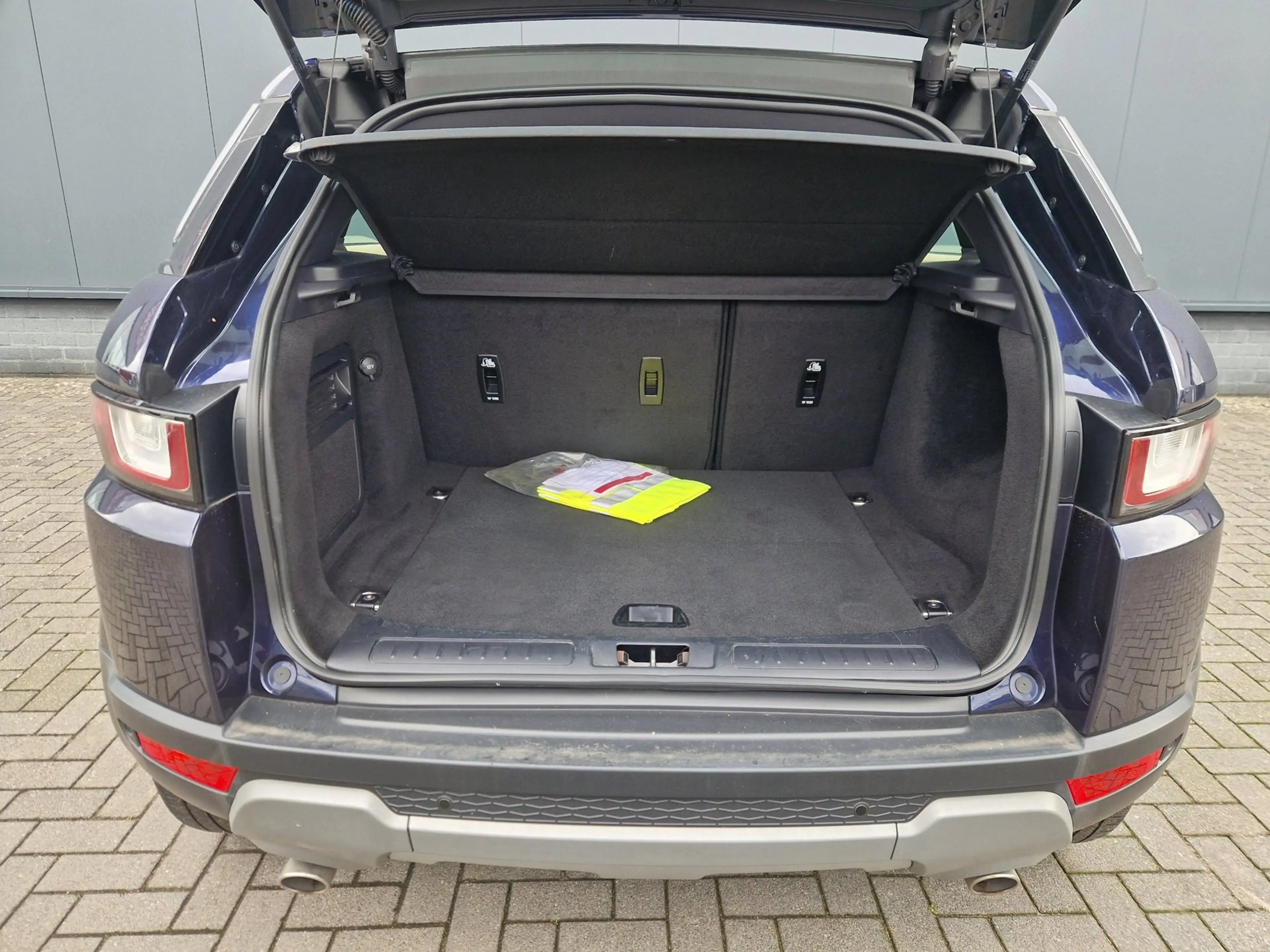 Land Rover Range Rover Evoque 2.0 eD4 Urban Series SE — photo 13