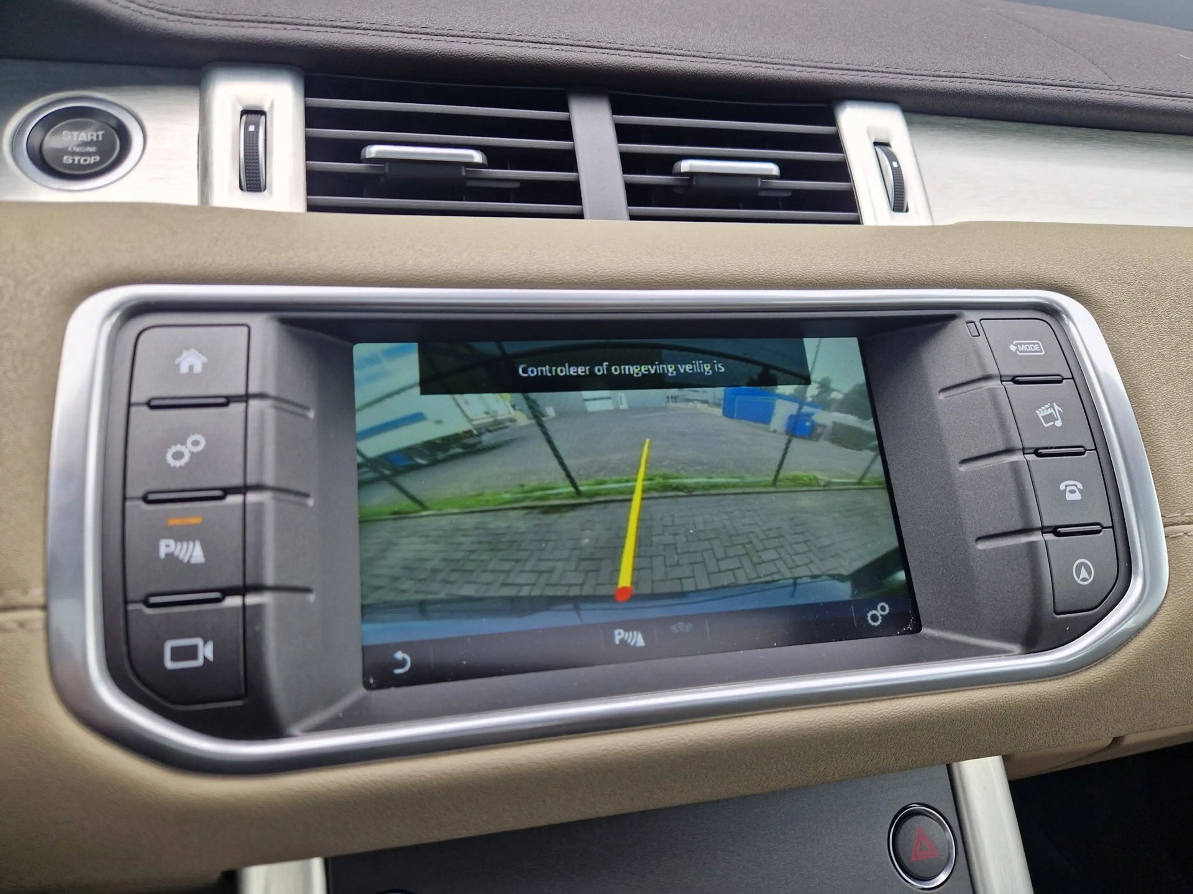 Land Rover Range Rover Evoque 2.0 eD4 Urban Series SE — photo 22