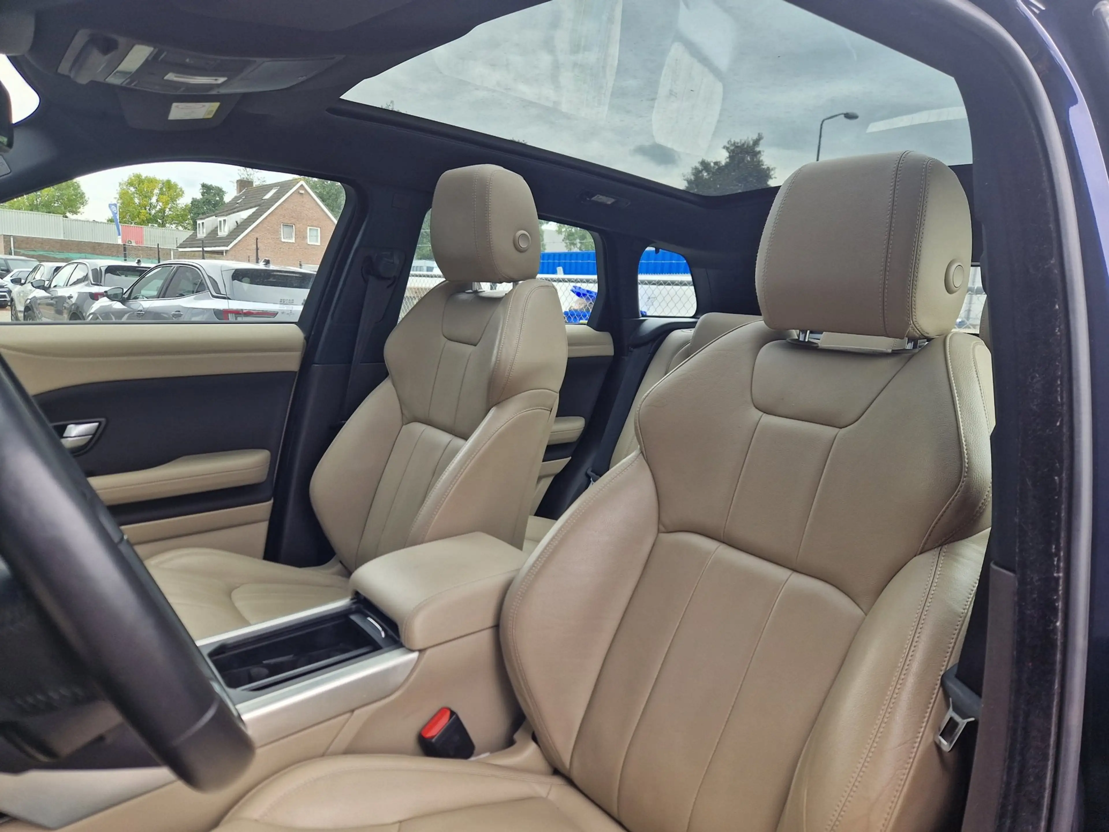 Land Rover Range Rover Evoque 2.0 eD4 Urban Series SE — photo 5