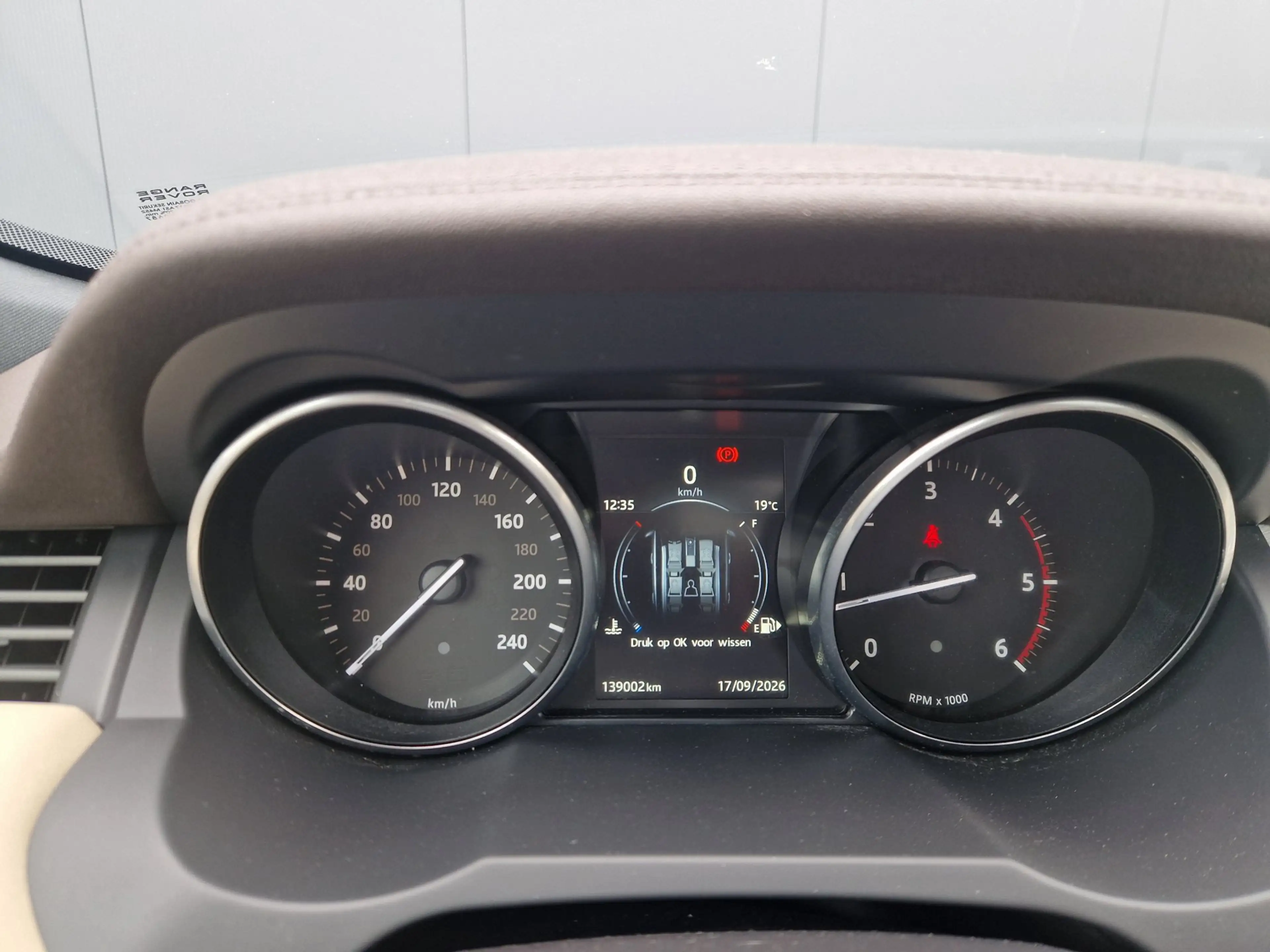 Land Rover Range Rover Evoque 2.0 eD4 Urban Series SE — photo 16