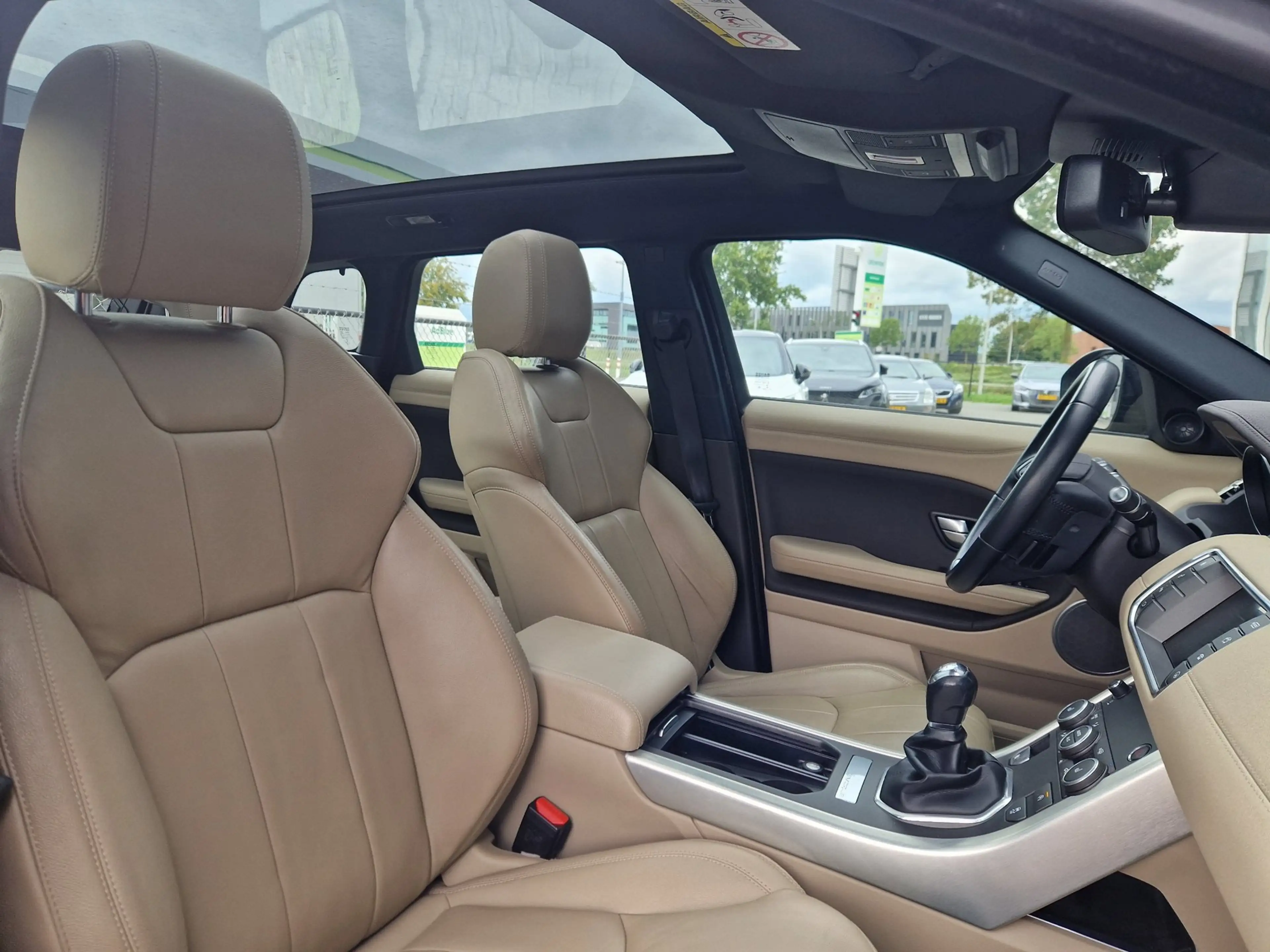 Land Rover Range Rover Evoque 2.0 eD4 Urban Series SE — photo 8