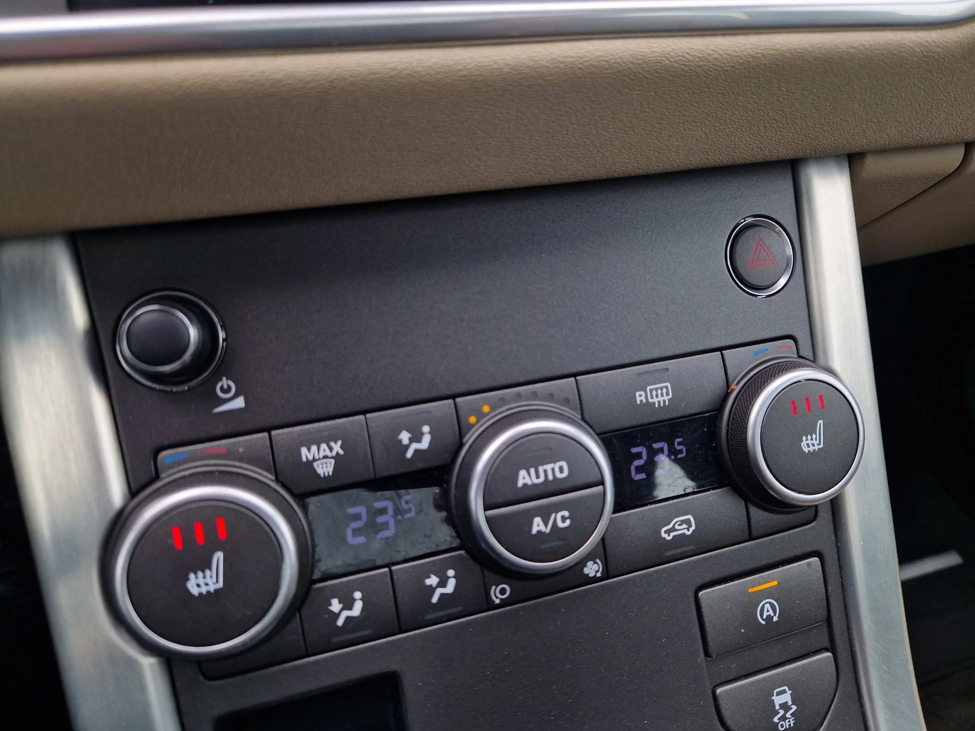 Land Rover Range Rover Evoque 2.0 eD4 Urban Series SE — photo 25