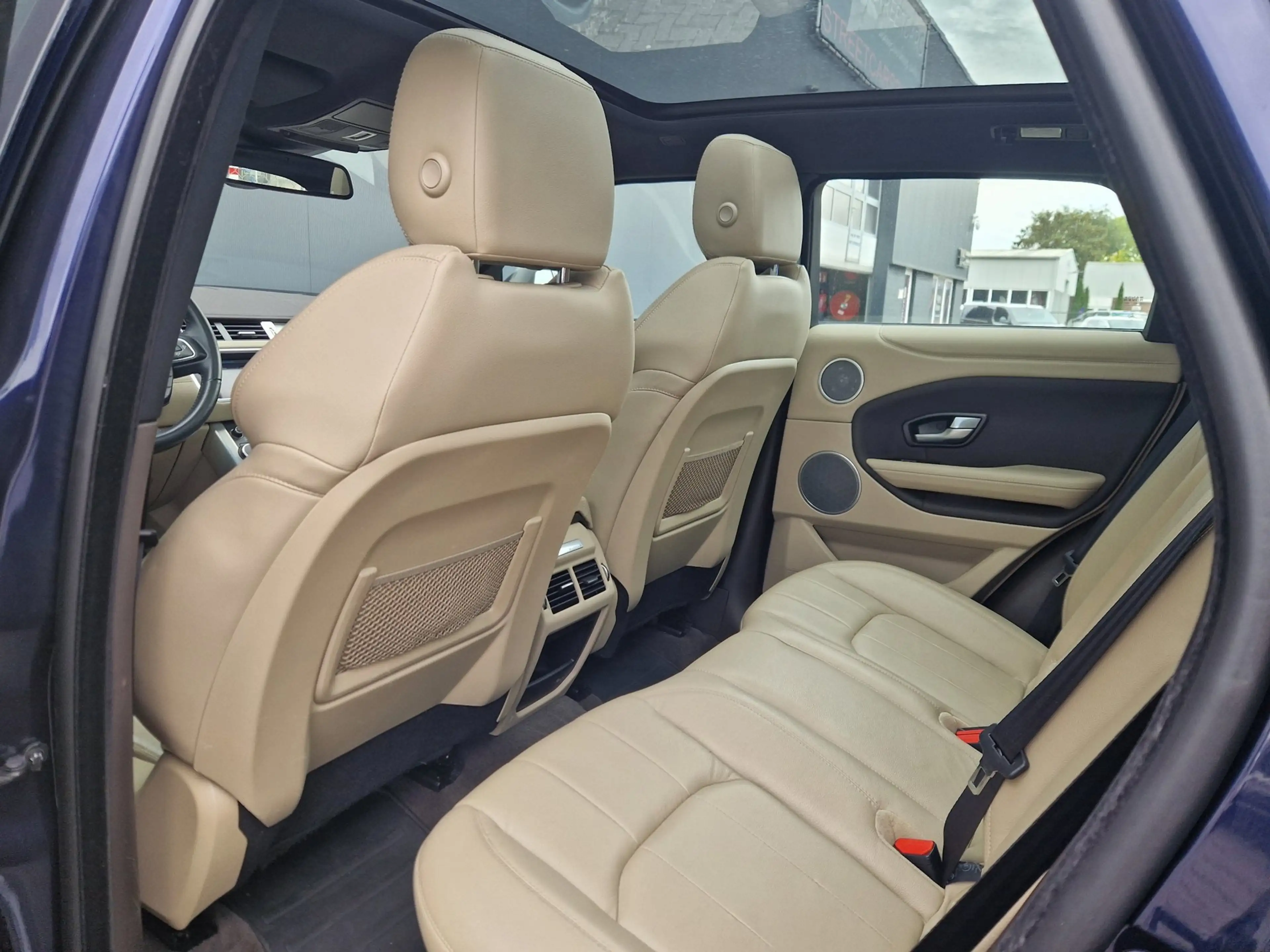 Land Rover Range Rover Evoque 2.0 eD4 Urban Series SE — photo 14
