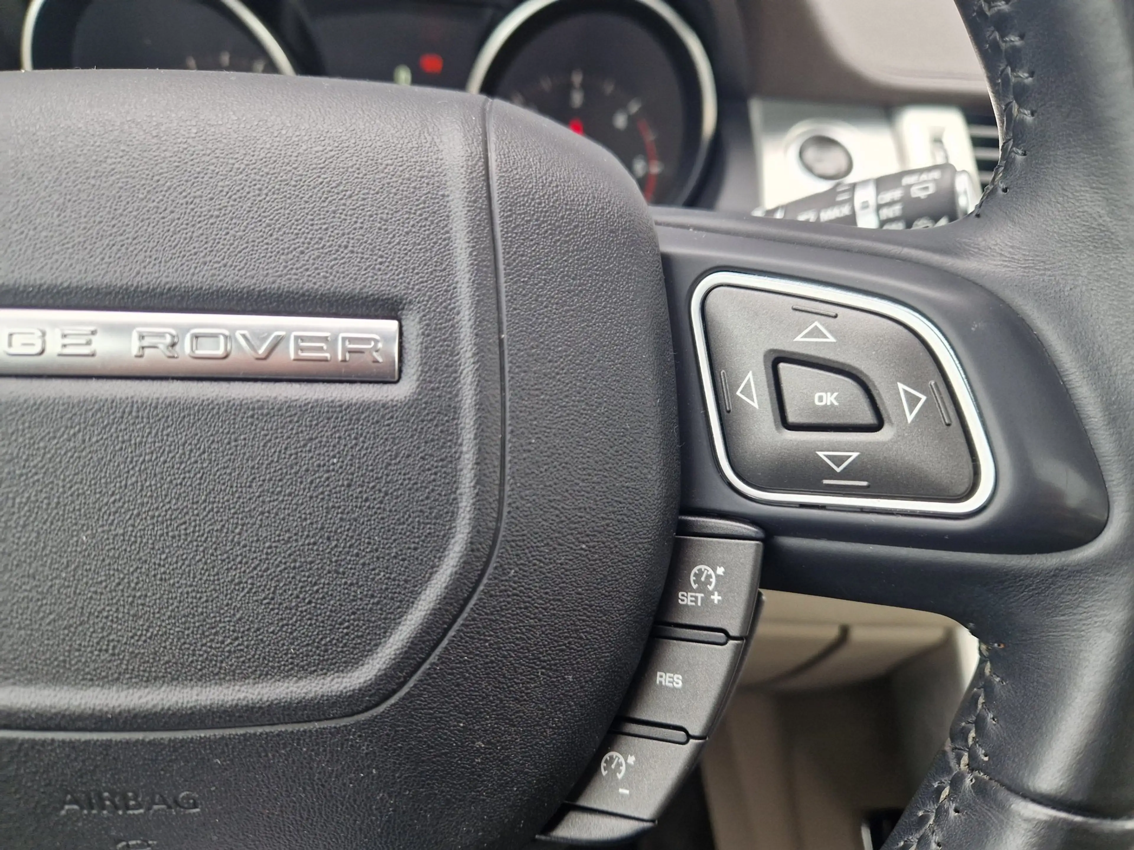 Land Rover Range Rover Evoque 2.0 eD4 Urban Series SE — photo 19