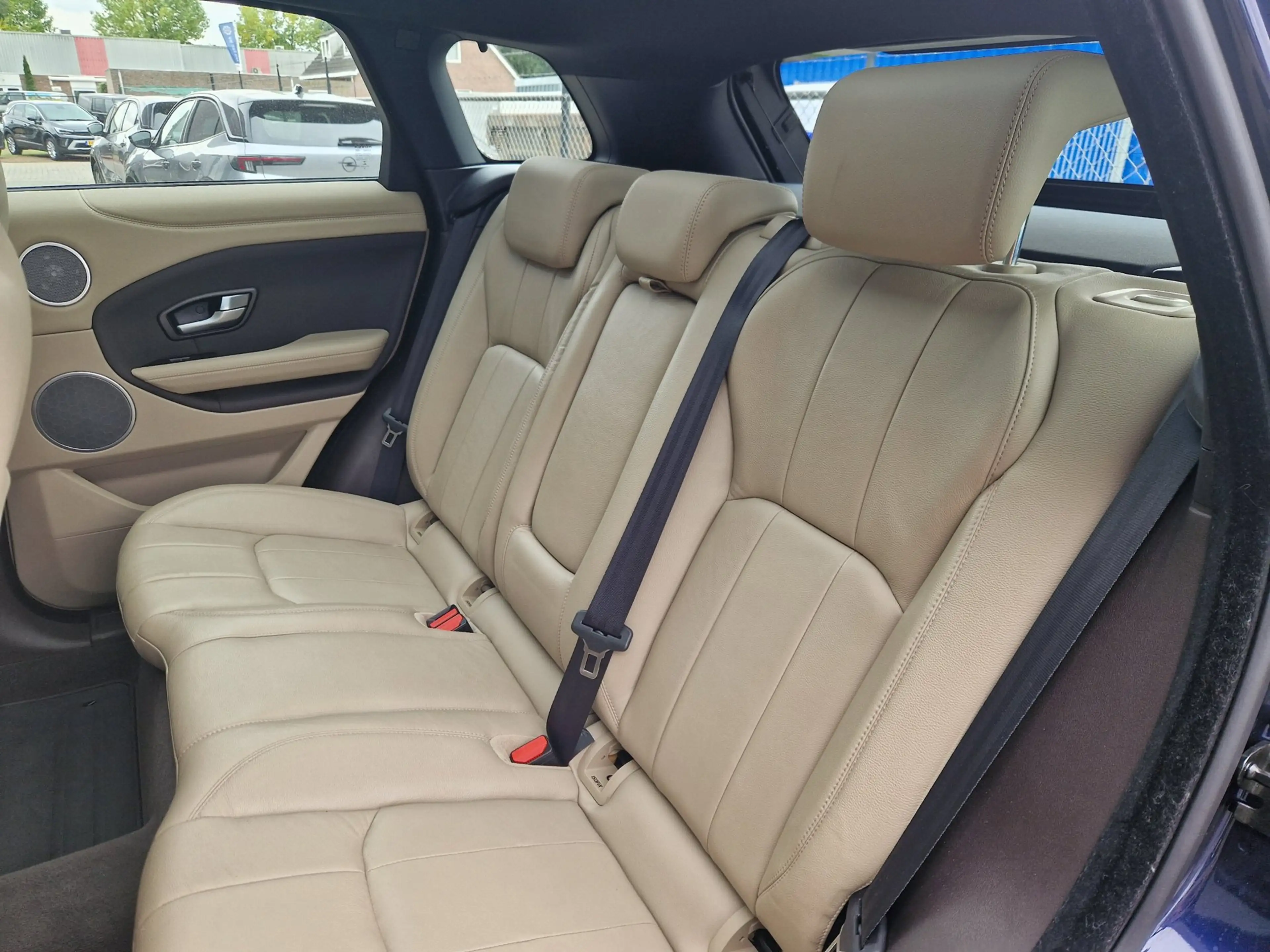 Land Rover Range Rover Evoque 2.0 eD4 Urban Series SE — photo 15