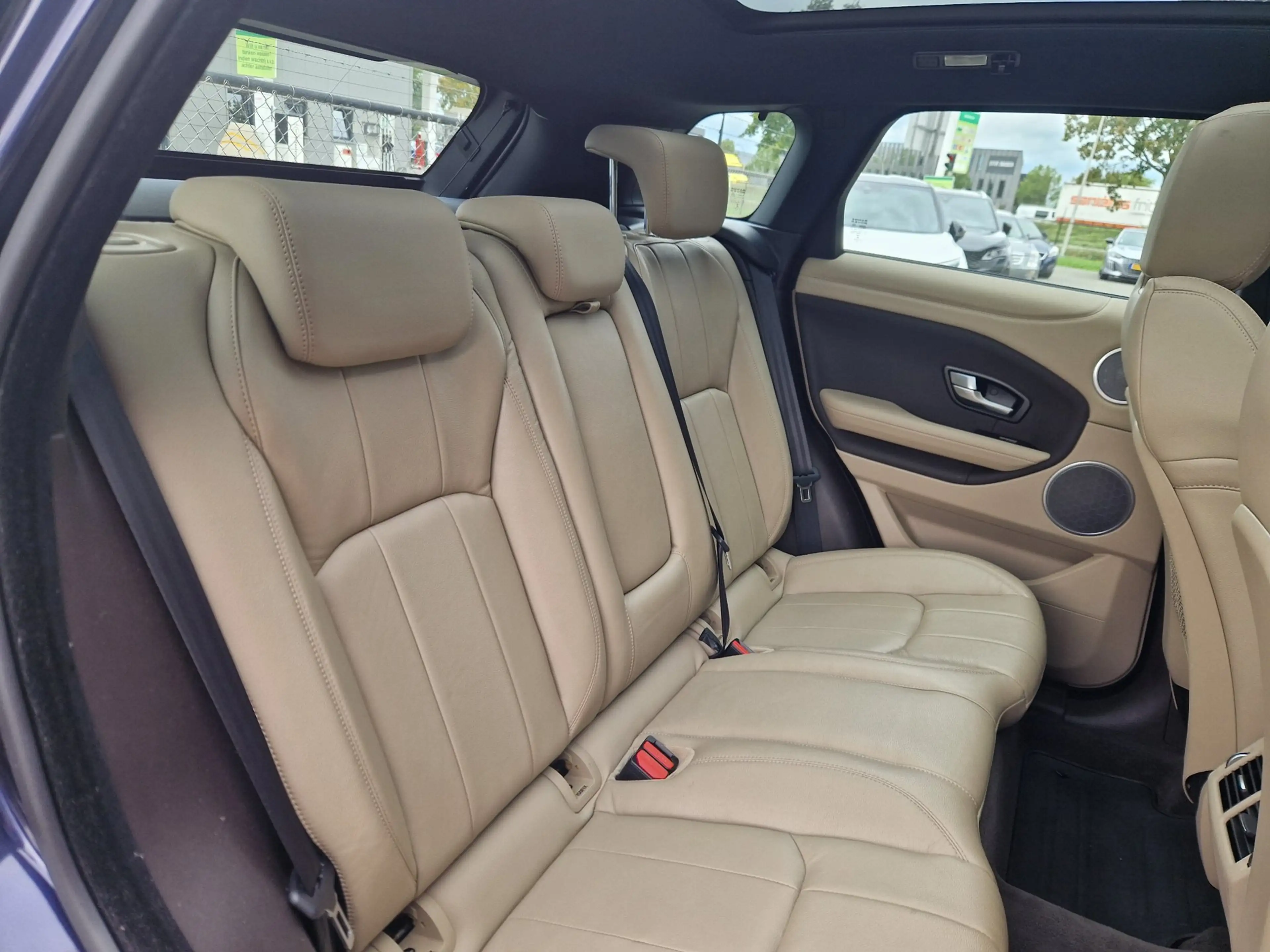 Land Rover Range Rover Evoque 2.0 eD4 Urban Series SE — photo 11