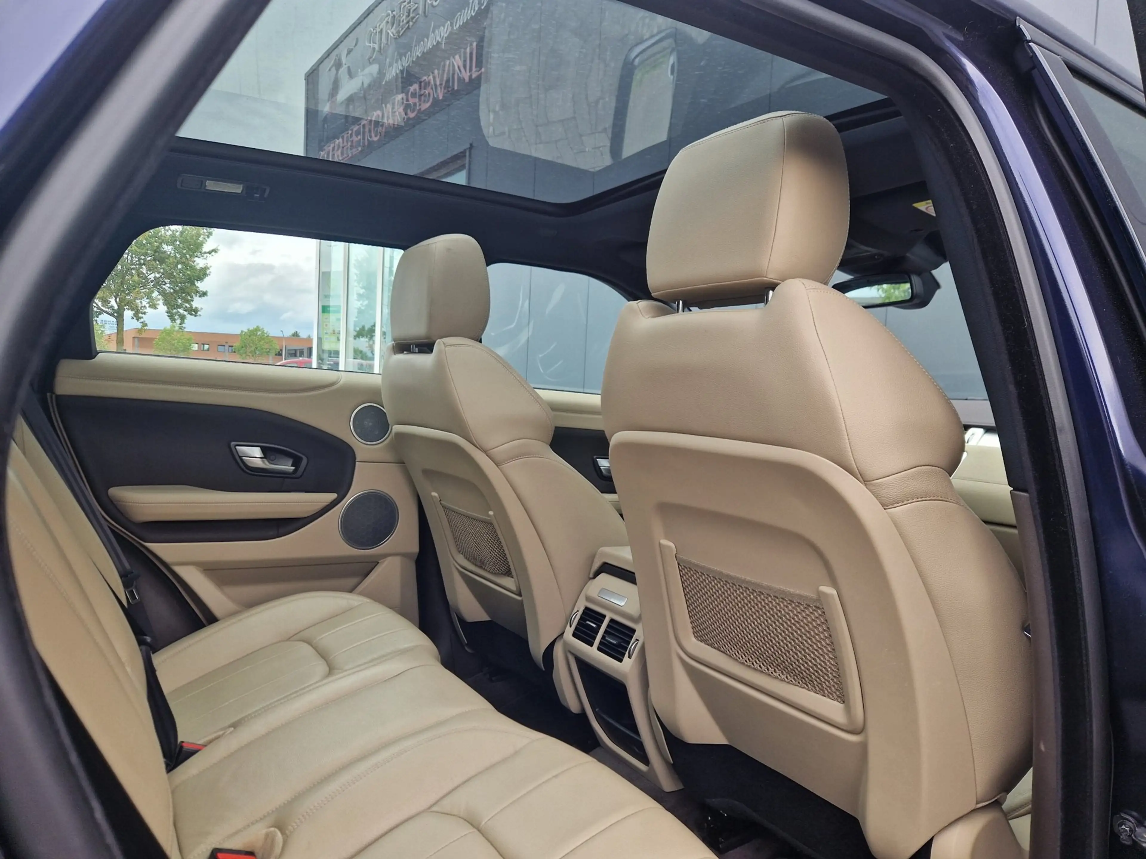 Land Rover Range Rover Evoque 2.0 eD4 Urban Series SE — photo 10