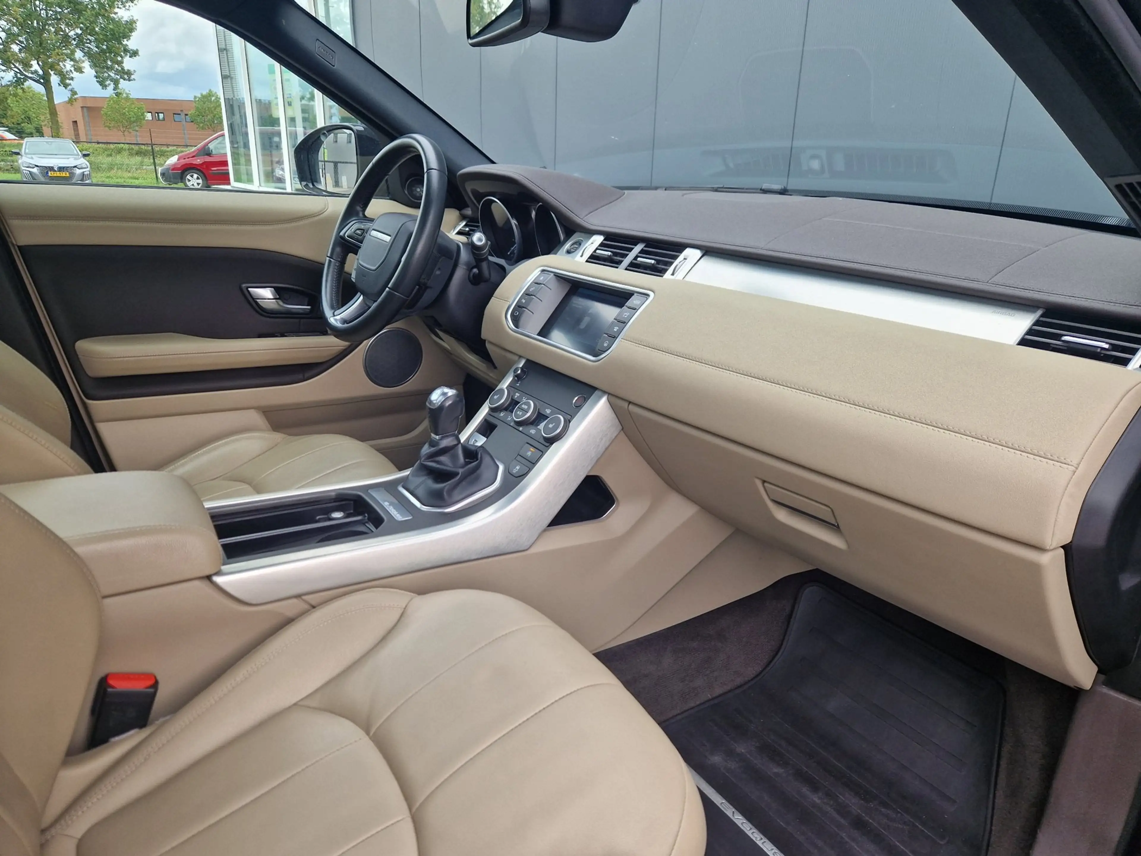 Land Rover Range Rover Evoque 2.0 eD4 Urban Series SE — photo 7