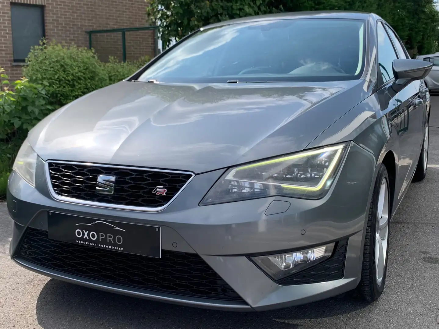 SEAT Leon FR 2.0 TDI 150CV / Boite Auto DSG / Xenon / Gps / Gris - 2