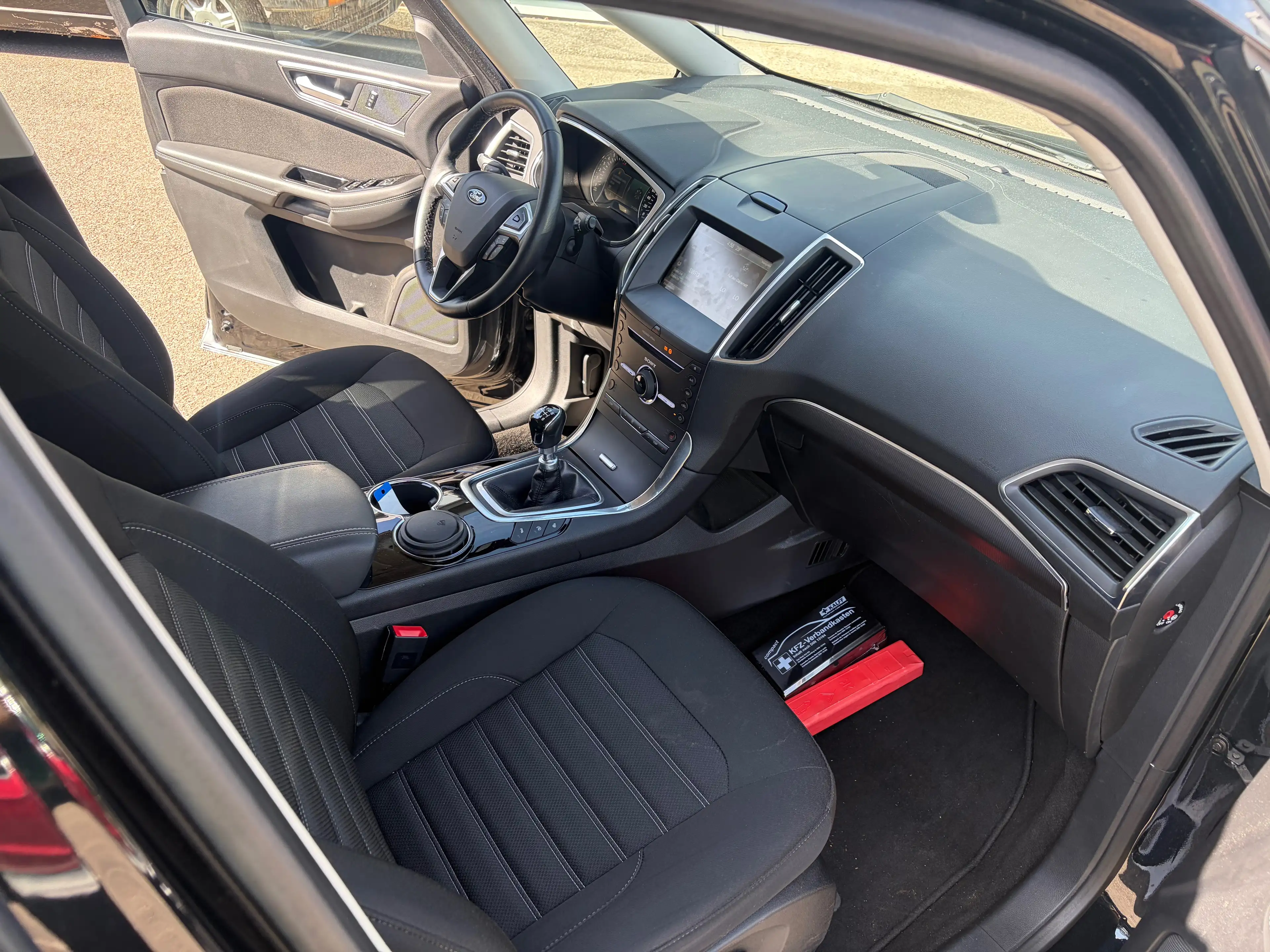 Ford Galaxy Titanium*7-SITZER*8-fach bereift* — photo 10
