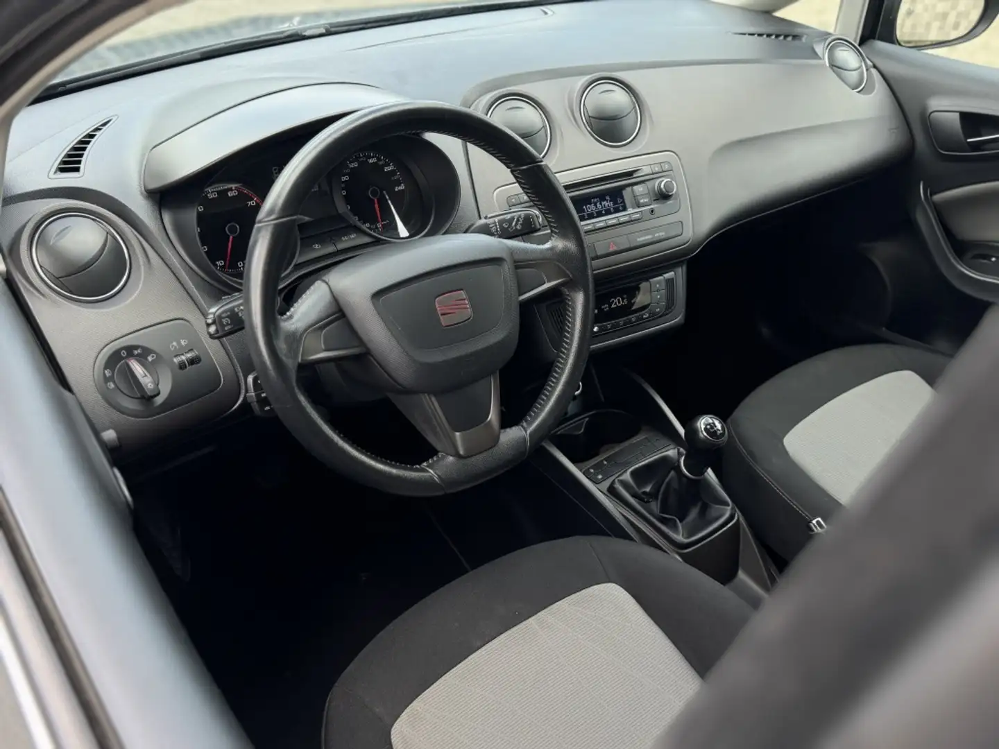 SEAT Ibiza ST 1.2 TSI Style Clima Cruise Lmv Elek.R Grau - 2