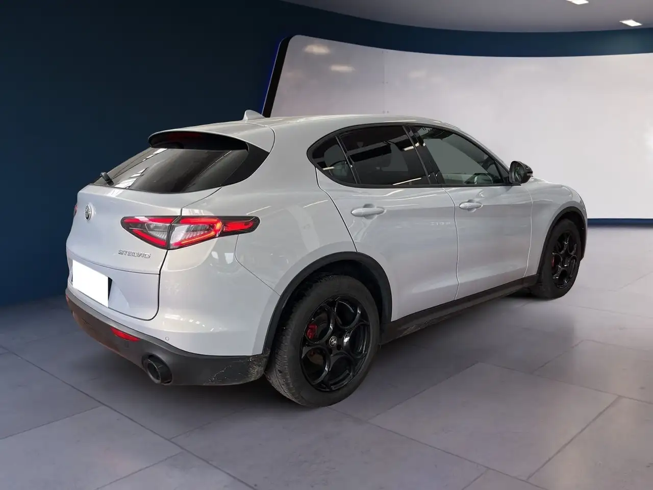 Alfa Romeo Stelvio 2023 — фото 6