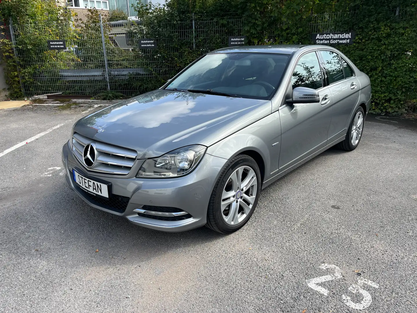 Mercedes-Benz C 180 C 180 CGI BlueEfficiency, Navi, Klima, PDC, Tüv Silber - 1